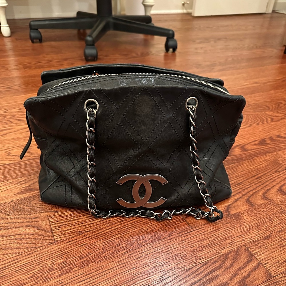 Black Chanel Handbag - Picture 2 of 16